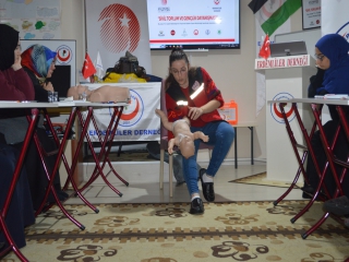 İLK YARDIM EĞİTİMLERİMİZİ DE GERÇEKLEŞTİRDİK.
