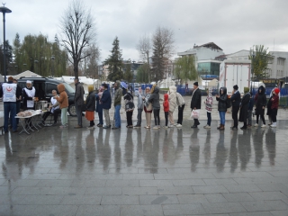 KUŞAKLARLARDAN DEPREMZEDELERE SÜT VE POHÇA