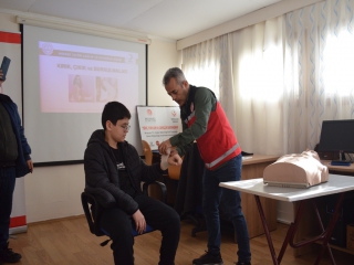 İLK YARDIM EĞİTİMLERİMİZİ DE GERÇEKLEŞTİRDİK.