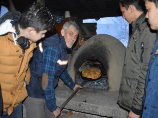 GÖNÜL GENÇLERİNDEN ESENLİ GRUBU´ DA SAHADA