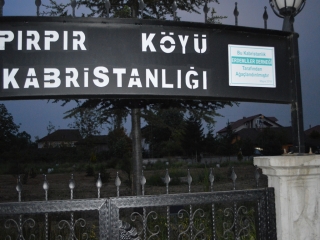 PIRPIR KÖYÜ KABRİSTANLIĞINI AĞAÇLANDIRDIK.