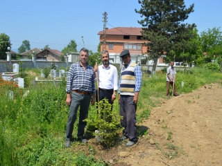 PIRPIR KÖYÜ KABRİSTANLIĞINI AĞAÇLANDIRDIK.