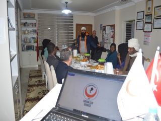 YURT DIŞI MİSAFİR GENÇLERLE İFTAR 