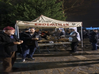 İKİ CİHAN KURTULUŞ BERATIMIZI İSTİYORUZ